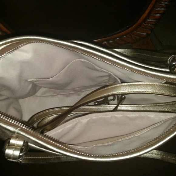 Nwt Coach purse Tote handbag 100% Authentic - Picture 3 of 4