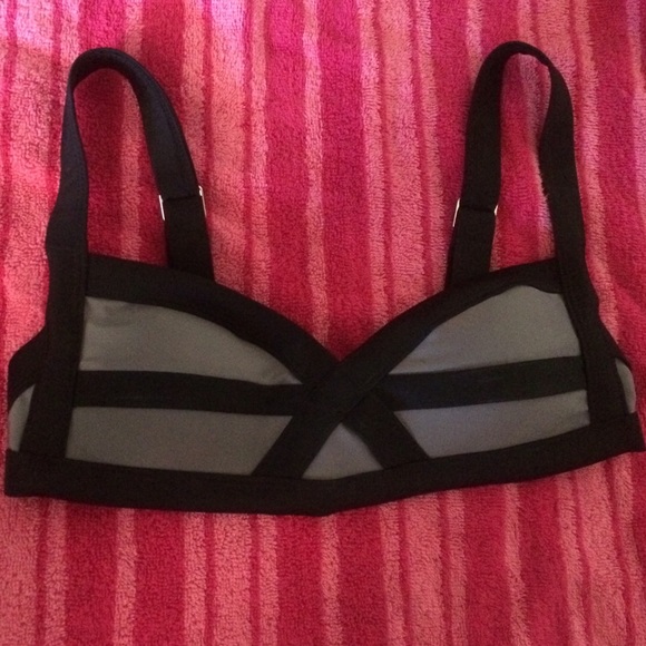 Bikini - Picture 2 of 4