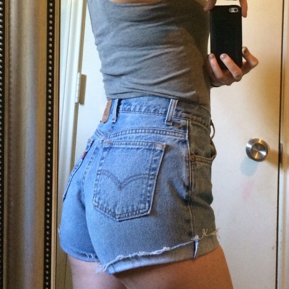 🌺SOLD🌺 Vintage Levi's denim shorts