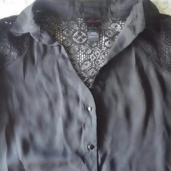 Bundle of 2 torrid shirts for customer