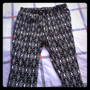 Patterned woven pants