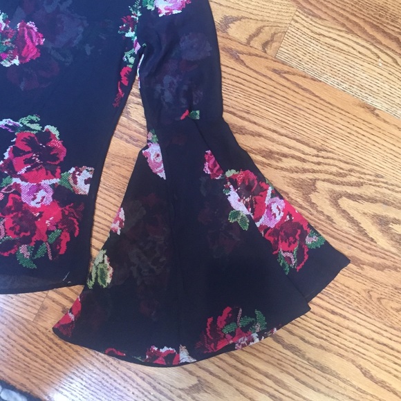 Hippie print roses bell sleeves blouse - Picture 3 of 3