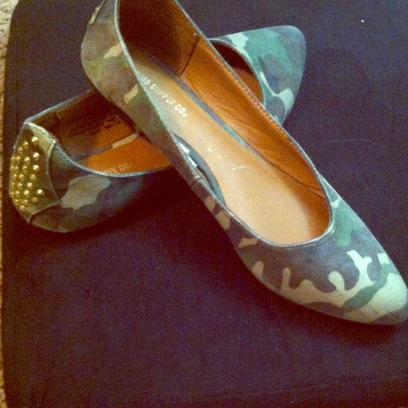 Camouflage flats!