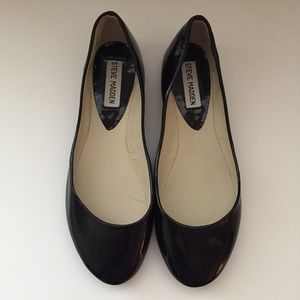 Black ballet flats