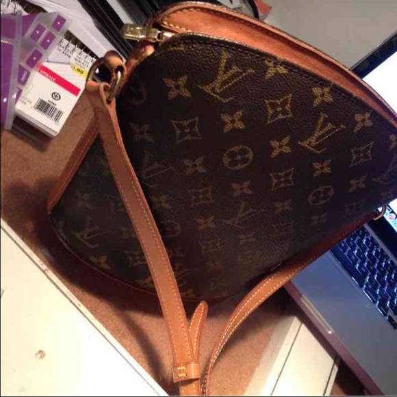 SOLD. Louis Vuitton Authentic Drouot - Picture 2 of 4