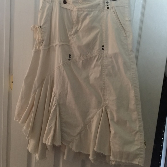 Size 11 squeeze jeans flutter skirt🎀