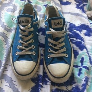 Royal blue converse