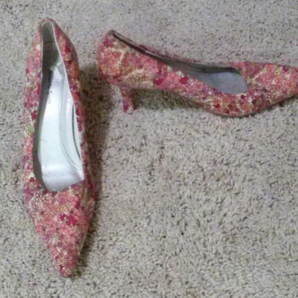 Floral Pumps
