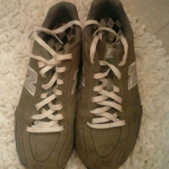 Gray New Balance Tennis Shoes - Picture 3 of 3