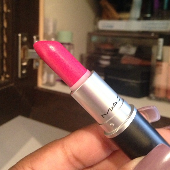 MAC lipstick - Picture 1 of 3