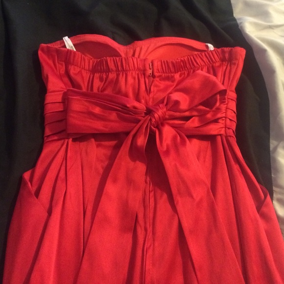 Red Dress - Picture 4 of 4