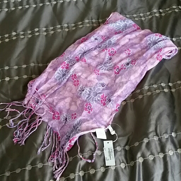 Scarf - Picture 1 of 2