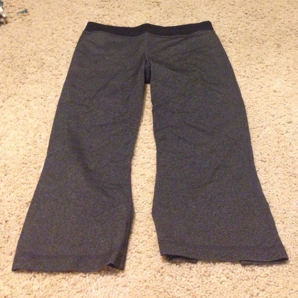 Dark charcoal workout cropped pants