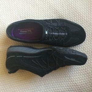 BRAND NEW Memory Foam Skechers