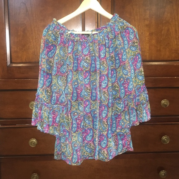 Tolani blouse in size small