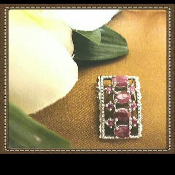 NATURAL GENUINE RUBY STONE SLIDE/CHARM - Picture 1 of 1