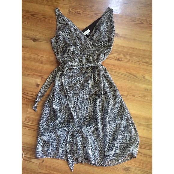 Avenue Dresses & Skirts - Avenue brown white dress Size 18