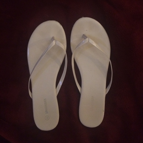 UnionBay White Sandles