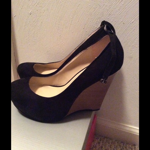 Black wedge