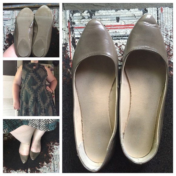 Old Navy Shoes - Taupe flats