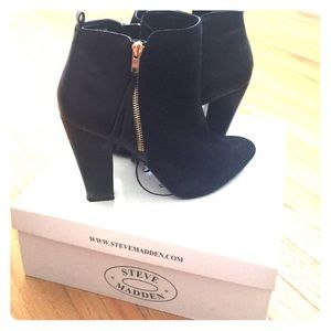 Steve Madden Jannyce Black Suede Boots 8.5