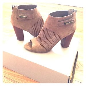 Dolce Vita Marana Suede Boots 9