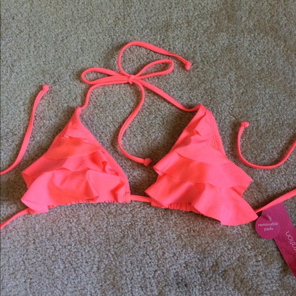 NWT Neon pink ruffled bikini top size S