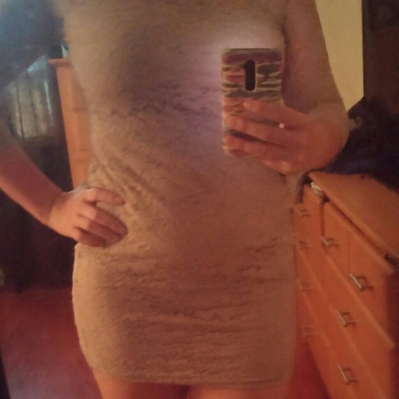 Cute lace dress - Picture 1 of 2