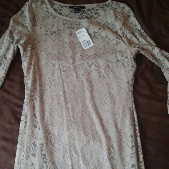 Cute lace dress - Picture 2 of 2