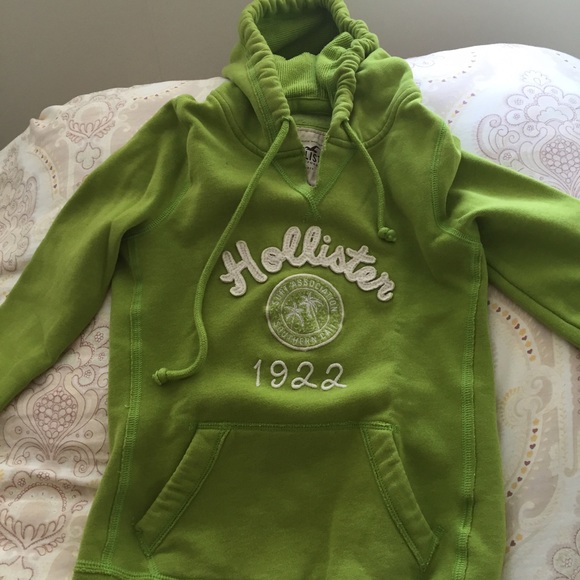 Green hollister sweater