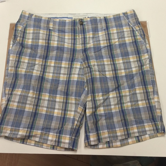 CLEARANCE!!!🎀Old Navy Burmuda shorts size 14🎀