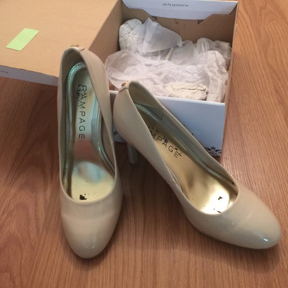 Neutral Shoe