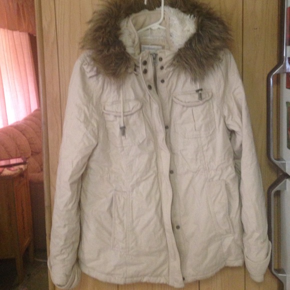 Aero cream winter coat