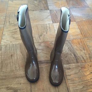 Rain boots