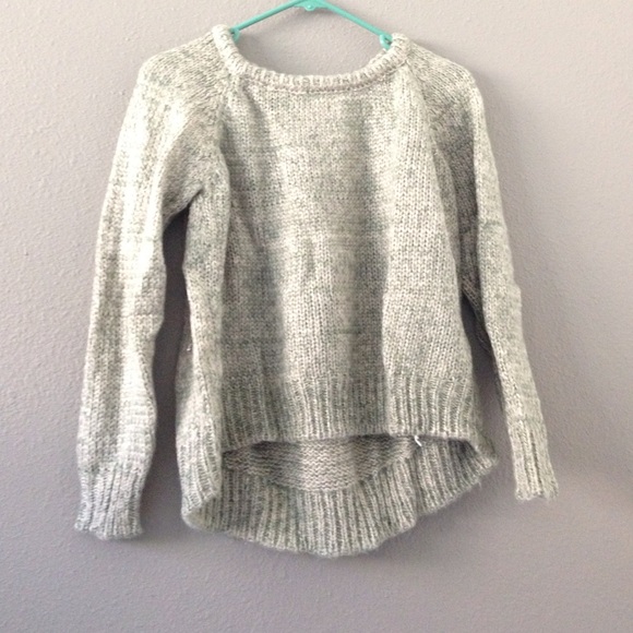 Long Sleeve Back Pleated Round Neck - Picture 1 of 2