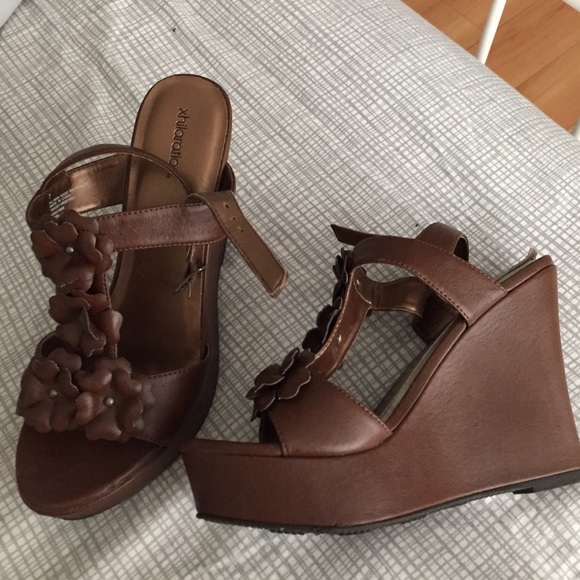 Brown wedges