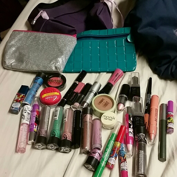 Make up bundle