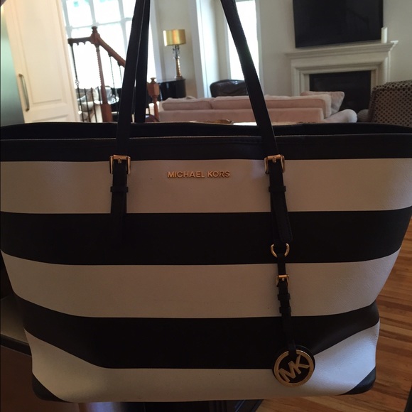 Michael kors black and white bag/purse!