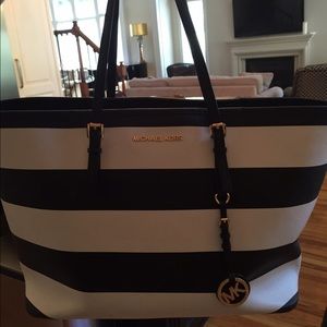 Michael kors black and white bag/purse!
