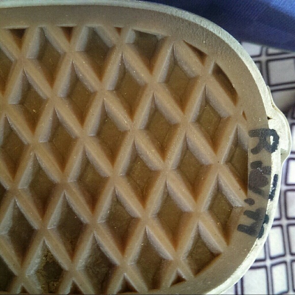 AUTHENTIC PURPLE CHECKERED VANS - Picture 4 of 4