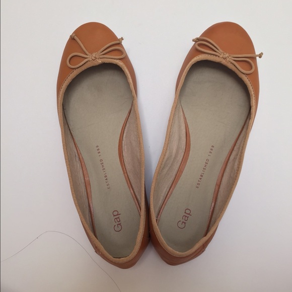 GAP Classic Leather Ballet Flats