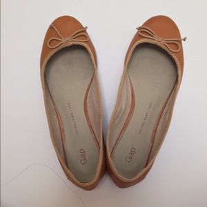 GAP Classic Leather Ballet Flats