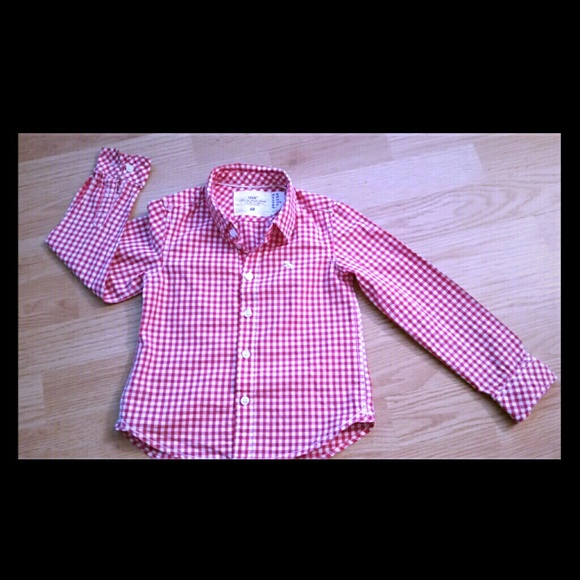 Size 3- 4 years girls long sleeve button shirt.