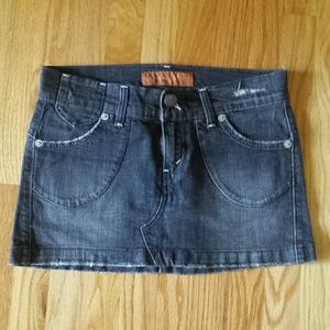 Levi's dark denim short skirt. Size: 5