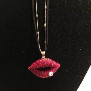 New Dazzling Red Lips necklace
