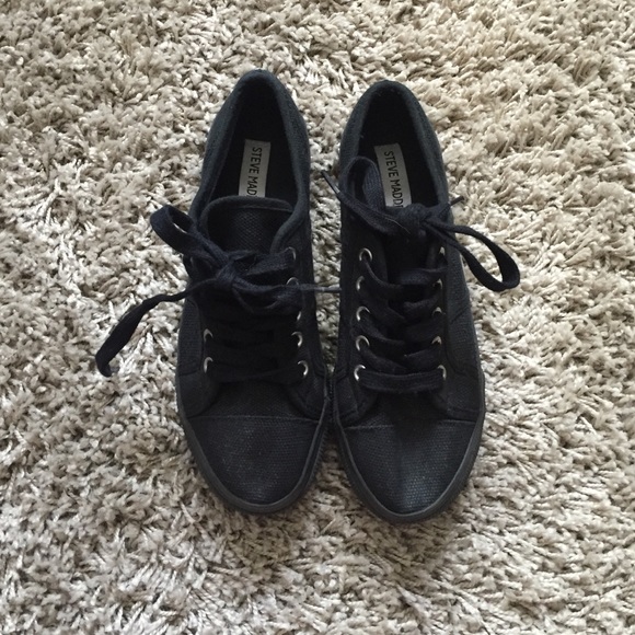 black Steve Madden platform shoes