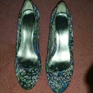 Flower pattern shoes