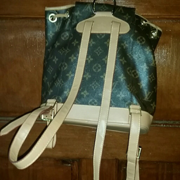 Handbags - Picture 1 of 4