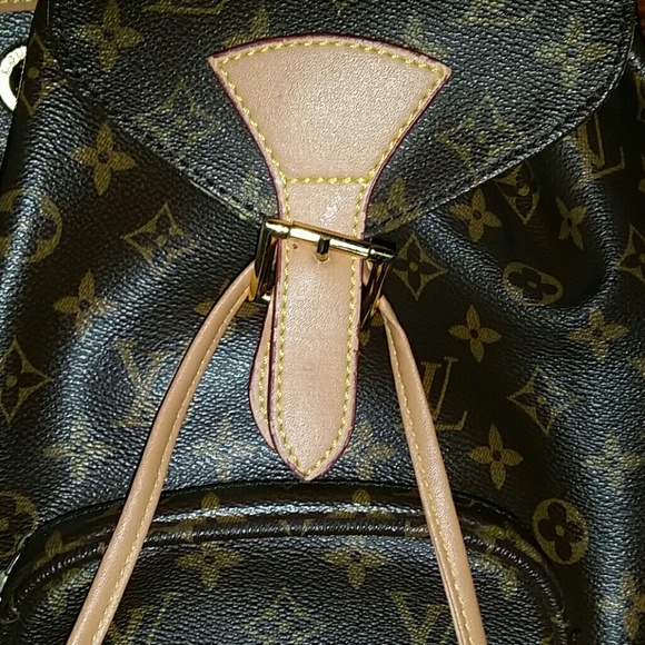 Handbags - Picture 3 of 4