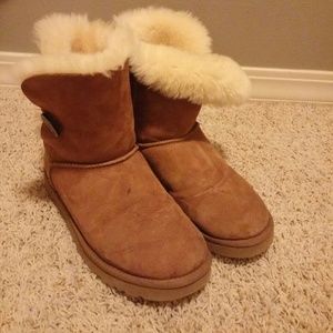 Women's Ugg tan suede Boot size 8 EUC